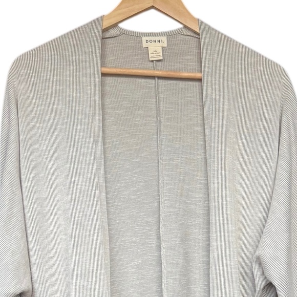 DONNI. Gray and Cream Cardigan Sweater Sz One Size - Picture 2 of 6
